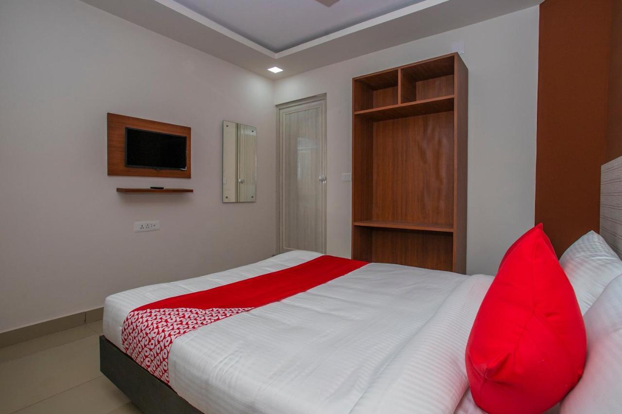 Hotel O Varcity Phi Premium Pavilion ,Above Hdfc Bank ,Near Anjaneya Temple Madiwala, Hosur Main R Bangalore Esterno foto