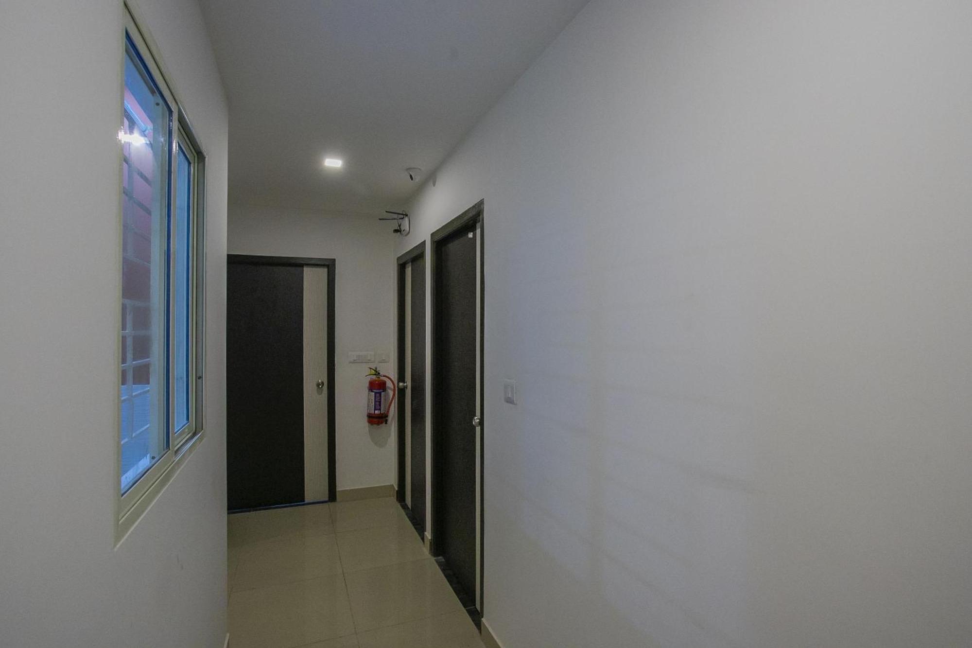 Hotel O Varcity Phi Premium Pavilion ,Above Hdfc Bank ,Near Anjaneya Temple Madiwala, Hosur Main R Bangalore Esterno foto