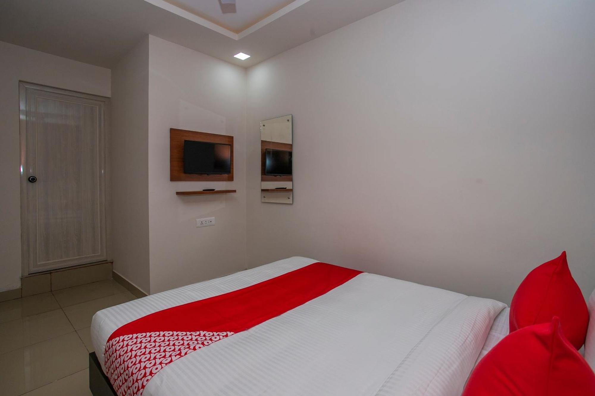 Hotel O Varcity Phi Premium Pavilion ,Above Hdfc Bank ,Near Anjaneya Temple Madiwala, Hosur Main R Bangalore Esterno foto