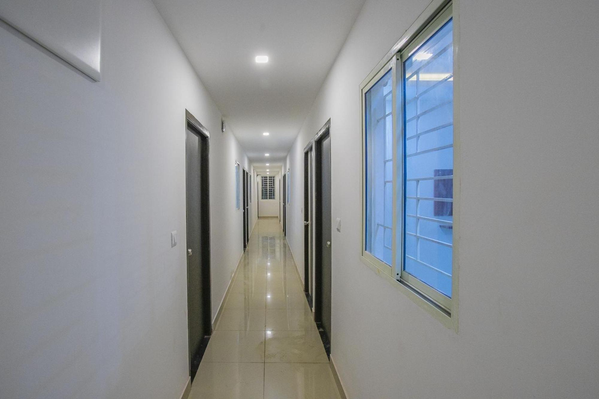 Hotel O Varcity Phi Premium Pavilion ,Above Hdfc Bank ,Near Anjaneya Temple Madiwala, Hosur Main R Bangalore Esterno foto