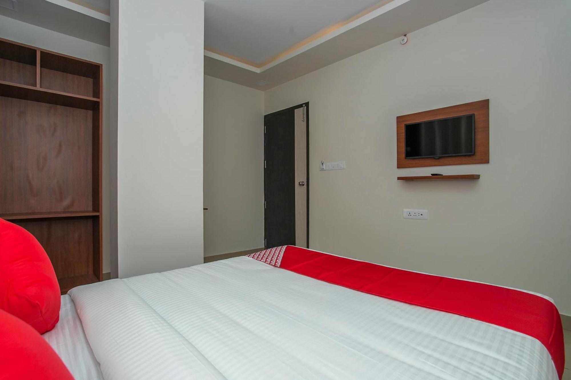 Hotel O Varcity Phi Premium Pavilion ,Above Hdfc Bank ,Near Anjaneya Temple Madiwala, Hosur Main R Bangalore Esterno foto