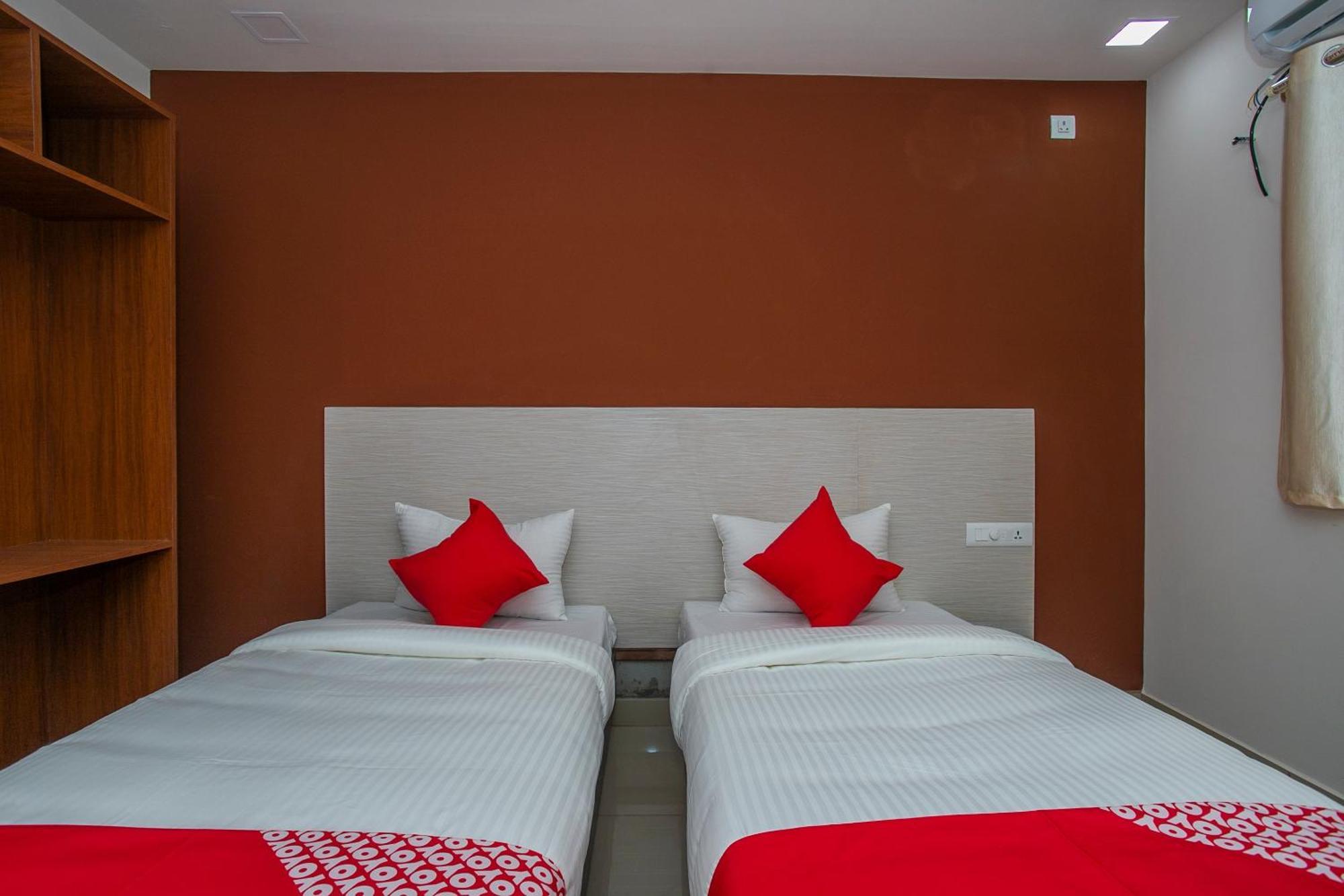 Hotel O Varcity Phi Premium Pavilion ,Above Hdfc Bank ,Near Anjaneya Temple Madiwala, Hosur Main R Bangalore Esterno foto