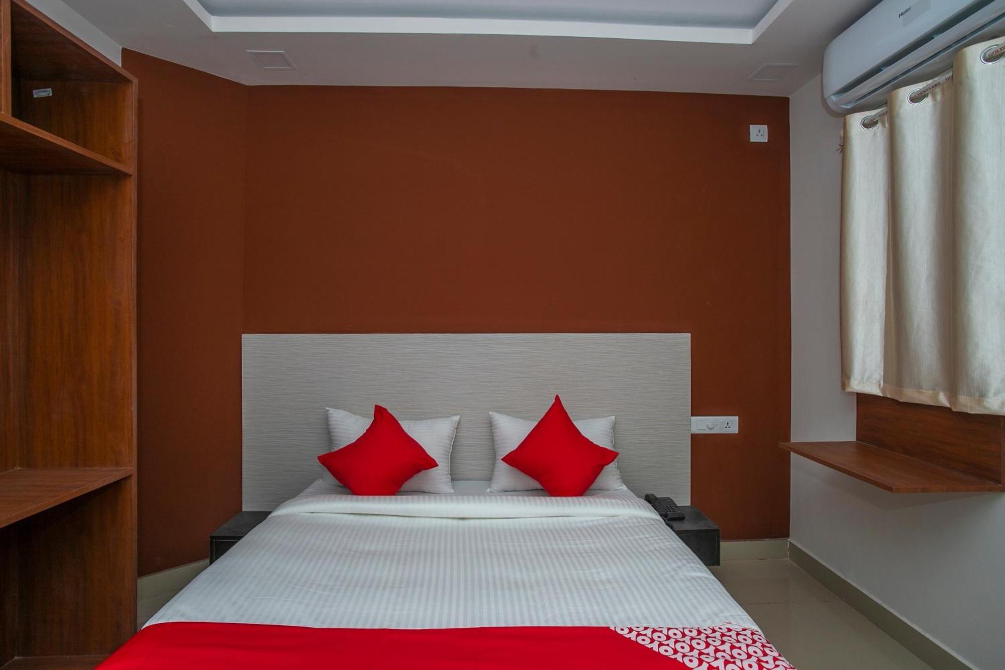 Hotel O Varcity Phi Premium Pavilion ,Above Hdfc Bank ,Near Anjaneya Temple Madiwala, Hosur Main R Bangalore Esterno foto